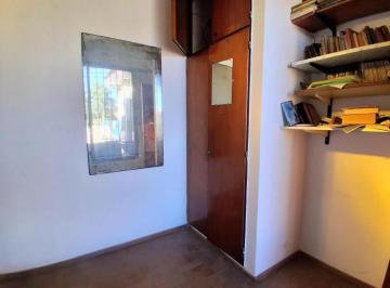 Casa · 175m² · 4 Ambientes · 1 Cochera · Casa en Venta - 3 Dorm. 1 Baño - Locales - Quilmes