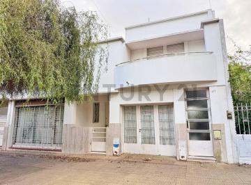 Casa · 150m² · 6 Ambientes · 1 Cochera · Casa en Venta de 3 Dorm. en La Plata