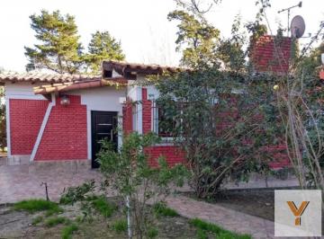Casa · 100m² · 4 Ambientes · Casa en Venta - 3 Dorm. 1 Baño - 626 m² - Sourigues