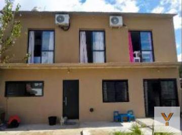 Casa · 100m² · 3 Ambientes · 1 Cochera · Casa en Venta - 2 Dorm. 1 Baño - Cochera - 300 m² - Barrio Gambier