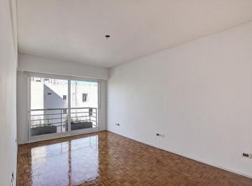 Departamento · 40m² · 2 Ambientes · Alquiler Departamento 2 Ambientes Luminoso Lateral con Balcón Congreso
