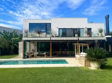 Casa · 422m² · 7 Ambientes · 2 Cocheras · Casa Chalet en Venta en Ayres de Pilar, Pilar, G. B. a. Zona Norte
