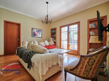 Casa · 232m² · 5 Ambientes · 2 Cocheras · Venta en Martínez Vías a Libertador. Casa en 3 Plantas con Pileta