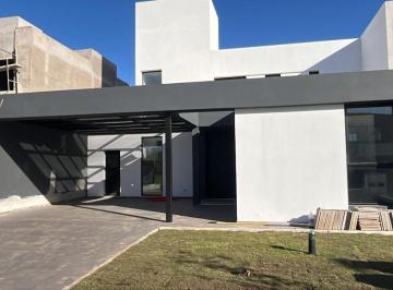 Casa de 5 ambientes, Córdoba · Alquilo - Casa 3 Dorm. - Campo Chico - o'Higgins 7500