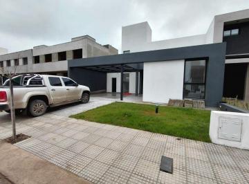 Casa de 5 ambientes, Córdoba · Alquilo - Casa 3 Dorm. - Campo Chico - o'Higgins 7500