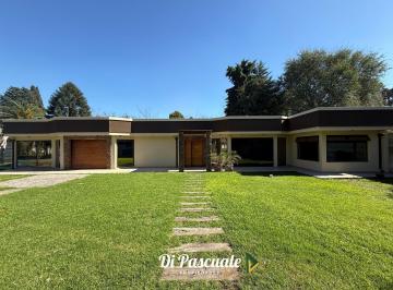 Quinta vacacional · 237m² · 4 Ambientes · Venta Quinta con Jacuzzi, Cancha de Tenis, Pileta con Tobogán y Quincho con Parrilla - La Reja Sur