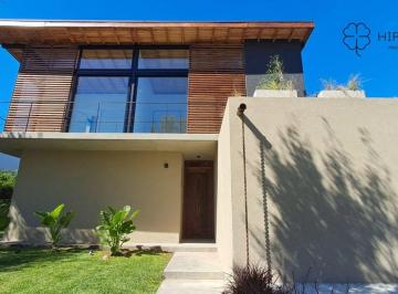 Casa de 6 ambientes, Pilar · Casa a Estrenar en Ayres Plaza - 4 Dorm - Apto Credito - Hirusta Propiedades