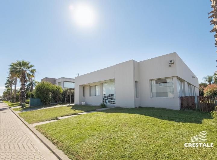 Casa · 170m² · 5 Ambientes · 2 Cocheras