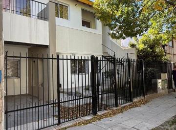 Casa de 3 ambientes, Vicente López · Casa, PH Al Frente, de Tres Ambientes en Planta Baja con Cochera y Hermoso Jardin, a Estrenar