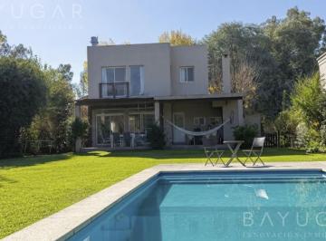 Casa · 160m² · 5 Ambientes · 4 Cocheras · Venta Casa - Barrio Los Pilares - Pilar