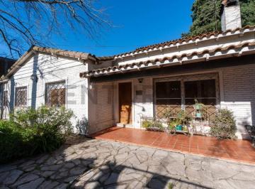 Casa · 216m² · 6 Ambientes · 4 Cocheras · Casa en Venta en Villa Elisa 5 Dorm. con Amplio Lote en Esquina