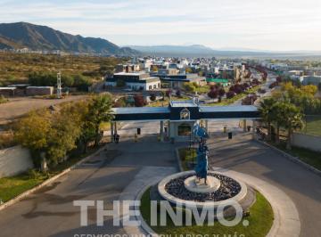 Terreno , El Challao · Terreno de 429 m² en Venta en La Bastilla con Vigilancia