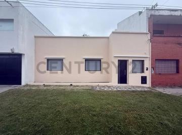 Casa · 76m² · 4 Ambientes · Casa 2 Dorm. con Patio en Venta Los Hornos