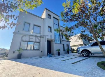 Casa · 400m² · 3 Dormitorios · Alquiler Casa 5 Ambientes Al Rio, El Cazal, Escobar
