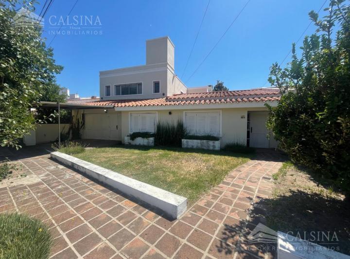 Casa · 580m² · 8 Ambientes · 2 Cocheras