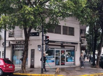PH de 3 ambientes, Almagro · Almagro. "Unico" Piso Unico. Hermoso Departamento en Primer Piso. 3 Amb y Medio. Balcones y Terraza.