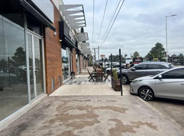 Local comercial · 82m² · 1 Ambiente · 5 Cocheras · Alquiler en Complejo Cabral Apto Gastronomico