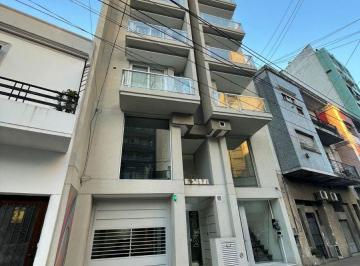 Departamento de 2 ambientes, Lanús · Impecable Semipiso de 2 Ambientes en Ubicación Estratégica!