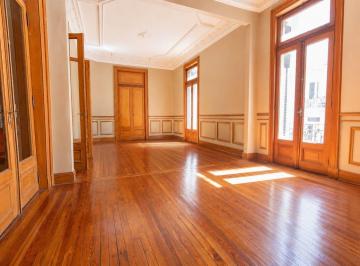 Departamento · 210m² · 5 Ambientes · Semipiso Estilo Frances Bajas Expensas Recoleta