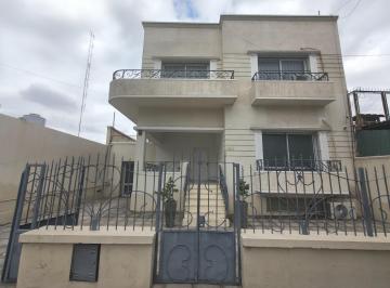 Casa · 326m² · 10 Ambientes · 1 Cochera · Gran Casa en Pedro Echagüe 34 (O)