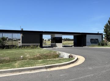 Terreno · 830m² · Lote en Venta en Los Pasos del Jockey, Fisherton - Lote F 18