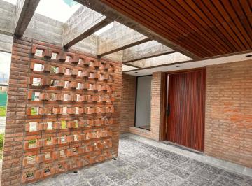 Casa · 97m² · 2 Dormitorios · 2 Cocheras · Casa en Venta en Barrio Cerrado Cevil II