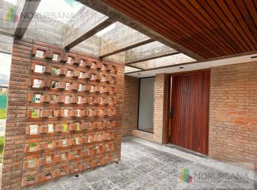 Casa · 97m² · 2 Dormitorios · 2 Cocheras · Casa en Venta en Barrio Cerrado Cevil II