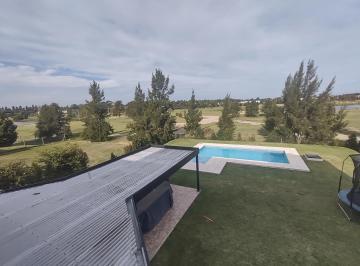 Casa · 280m² · 6 Ambientes · 1 Cochera · Venta Casa en San Isidro Labrador Al Golf 4 Dorm. con Pileta, Parrilla y Amplio Jardín