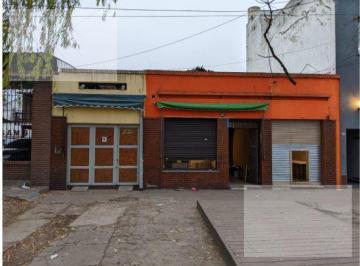 Local comercial · 230m² · 6 Ambientes · 1 Cochera · Local Venta Temperley a m de Carrefour Eva Peron 2600 Mas Taller y Departamento