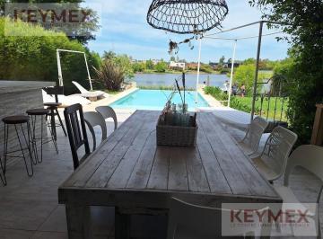 Casa · 240m² · 5 Ambientes · 2 Cocheras · Casa en Venta 5 Ambientes S a La Laguna Barrio San Marco Galeria Parrilla Pileta Jardin