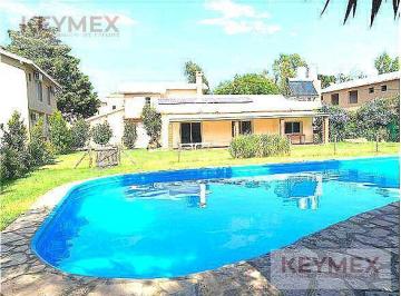 Casa · 60m² · 3 Ambientes · 1 Cochera · Casa Venta Pilar 2 Dorm. con Jardin Parrilla Pileta Seguridad Sum Arbolado Km 50 Pilar