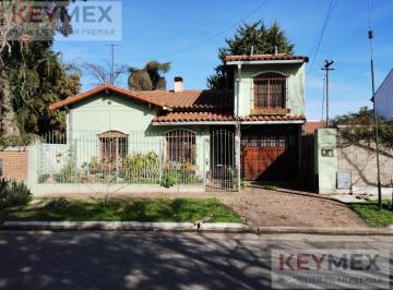 Casa · 187m² · 5 Ambientes · 2 Cocheras · Casa en Venta en Ranelagh 5 Ambientes 2 Plantas Calle 364 E/310 y 311