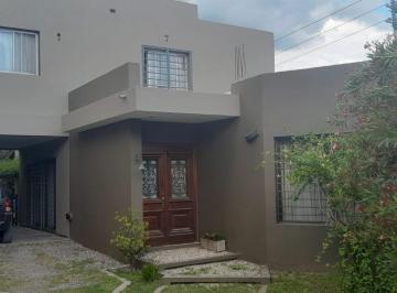 Casa · 170m² · 5 Ambientes · 2 Cocheras · Casa Venta Barrio Bosques de San Vicente 3 Dorm Jardín Galería Parrilla Seguridad Sum