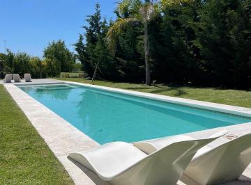 Casa · 400m² · 4 Dormitorios · 2 Cocheras · Casa Venta Al Agua en San Benito, Amoblado,4 Dorm., Pileta, Playa, Galería 600x Día