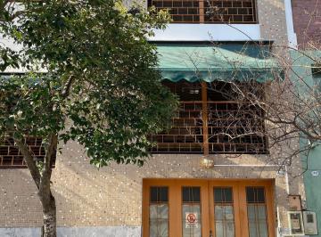 Casa · 350m² · 4 Ambientes · 1 Cochera · Casa - Parque Patricios