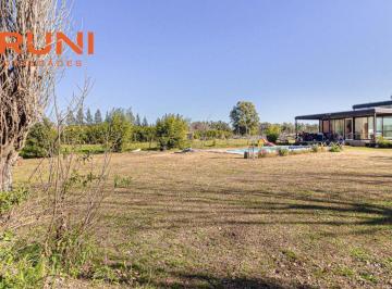 Casa · 80m² · 2 Ambientes · 2 Cocheras · Venta de Casa Desarrollada en Lote Propio Sobre Calle Isla Malvinas, Villars