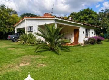 Casa · 277m² · 8 Ambientes · 1 Cochera · Casa en Venta