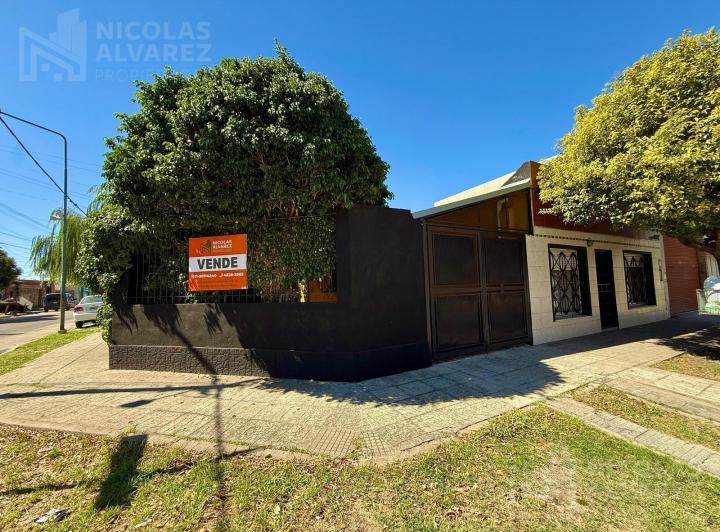 Casa · 120m² · 4 Ambientes · 2 Cocheras