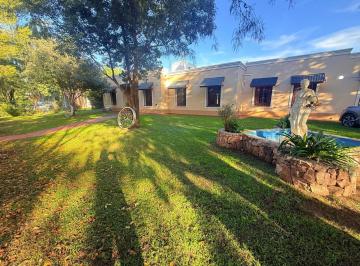 Casa · 410m² · 7 Ambientes · 4 Cocheras · Casa en Venta en Quintas de Italia II - Apta Crédito