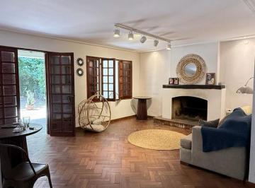 Casa · 270m² · 3 Dormitorios · 4 Cocheras · Casa de 3 Dorm. en Venta