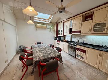 Casa · 90m² · 4 Ambientes · 1 Cochera · Espectacular Tríplex 4 Ambientes con Cochera en Venta! - Ramos Mejía