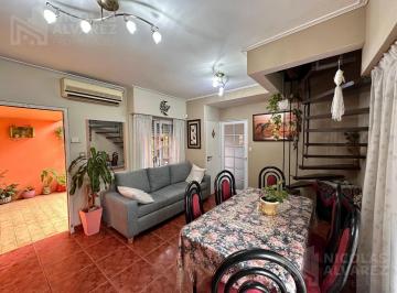 Casa · 70m² · 3 Ambientes · 1 Cochera · Venta Casa 3 Ambientes con Patio y Parrilla! - Ramos Mejía