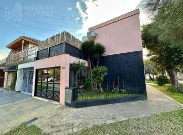 Casa · 70m² · 3 Ambientes · 1 Cochera · Casa en Venta 3 Ambientes con Patio y Parrilla! - Ramos Mejía
