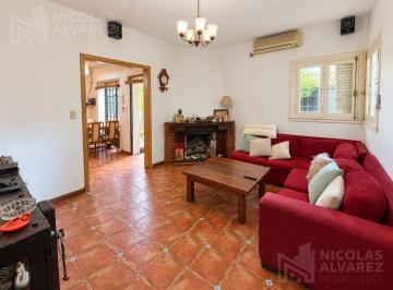 Casa · 150m² · 4 Ambientes · 2 Cocheras · Venta Casa 4 Ambientes con Doble Cochera y Patio! Haedo Centro