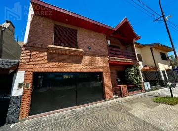 Casa · 170m² · 4 Ambientes · 2 Cocheras · Casa en Venta 4 Ambientes con Doble Cochera y Gran Parque! San Justo Centro.