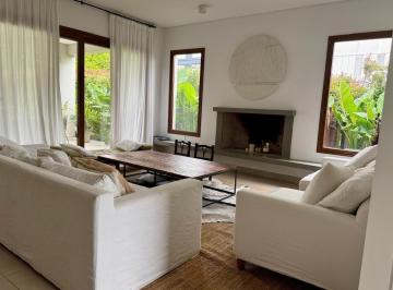 Casa · 300m² · 7 Ambientes · Casa en Alquiler en Windbells, San Fernando, G. B. a. Zona Norte