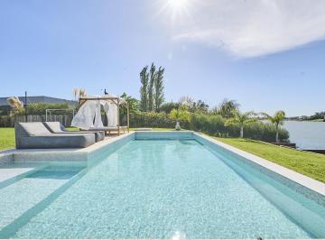 Casa · 170m² · 4 Ambientes · 1 Cochera · Venta Casa 4 Ambientes en San Sebastian Pilar