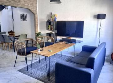 Casa · 95m² · 3 Ambientes · 1 Cochera · Casa en Lanús Este