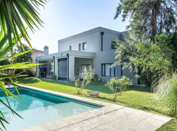 Casa · 235m² · 5 Ambientes · 1 Cochera · Casa en Alquiler en Talar del Lago 1, General Pacheco, Tigre