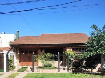 Casa · 180m² · 5 Ambientes · 1 Cochera · Chalet Venta Ituzaingo Norte